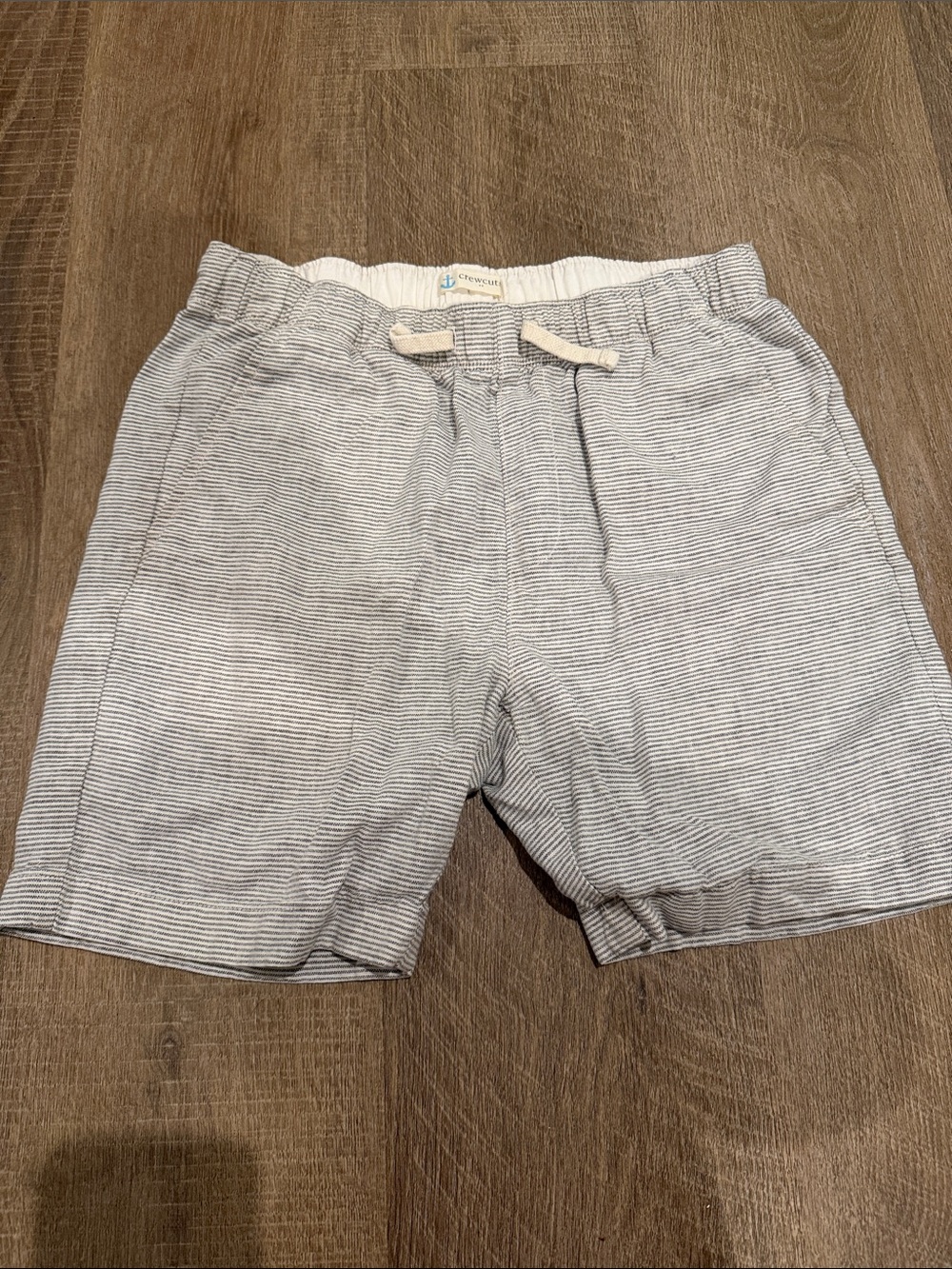 Children's Gray and white striped shorts and gray kids Abercrombie top